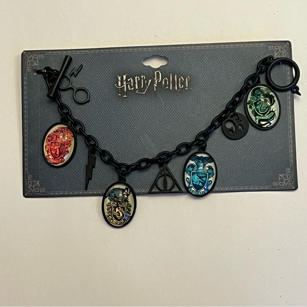Harry‎ Potter Dangle Bracelet Hogwarts House Charms 9 3/4 Hufflepuff Ravenclaw